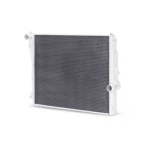 Mishimoto - Mishimoto 99-06 BMW 323i/323i/328i/330i Performance Aluminum Radiator - MMRAD-E46-323 - Image 5