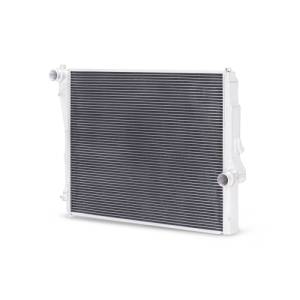 Mishimoto - Mishimoto 99-06 BMW 323i/323i/328i/330i Performance Aluminum Radiator - MMRAD-E46-323 - Image 7